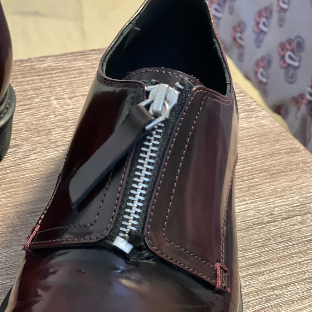 Shoes - Picture 4 of 8